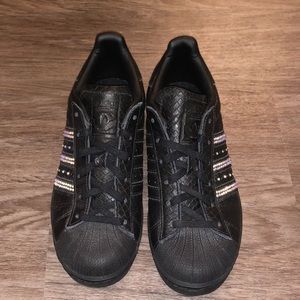Adidas superstars
